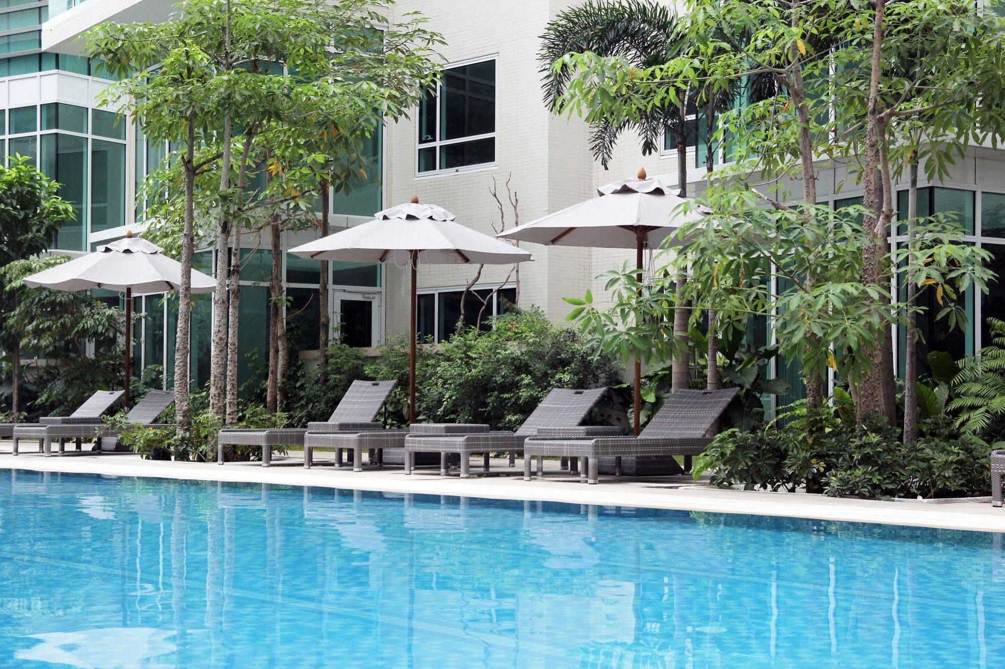 Aruga Apartments By Rockwell Makati Makati City ภายนอก รูปภาพ